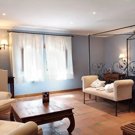 La Figuerola & Restaurant Otel Vandellós